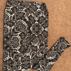 LuLaRoe Black and White Patterned Leggings